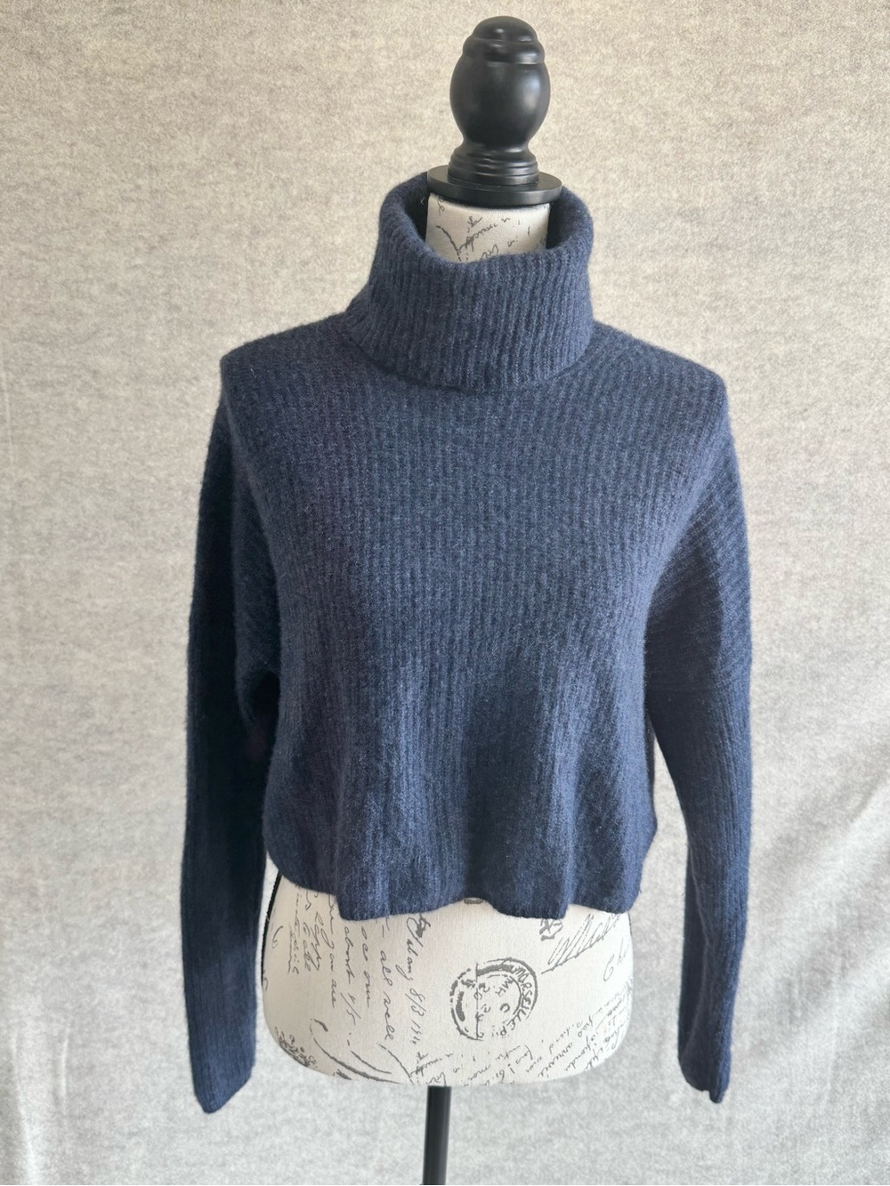 Madewell (Re)sourced Cashmere Turtleneck Sweater M Navy Blue Boxy Cropped